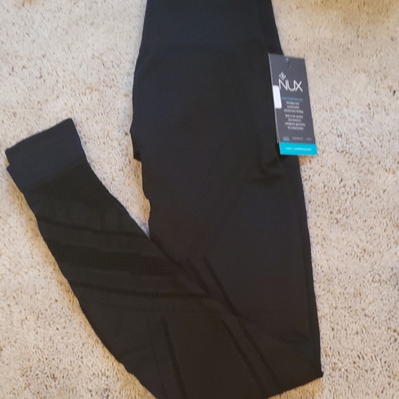 nux quintessential legging